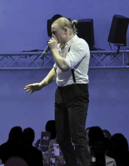 Tjorm beatbox bei einer Dinnershow